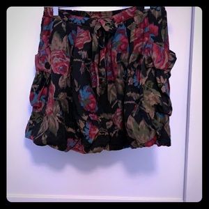 Floral mini skirt with pockets